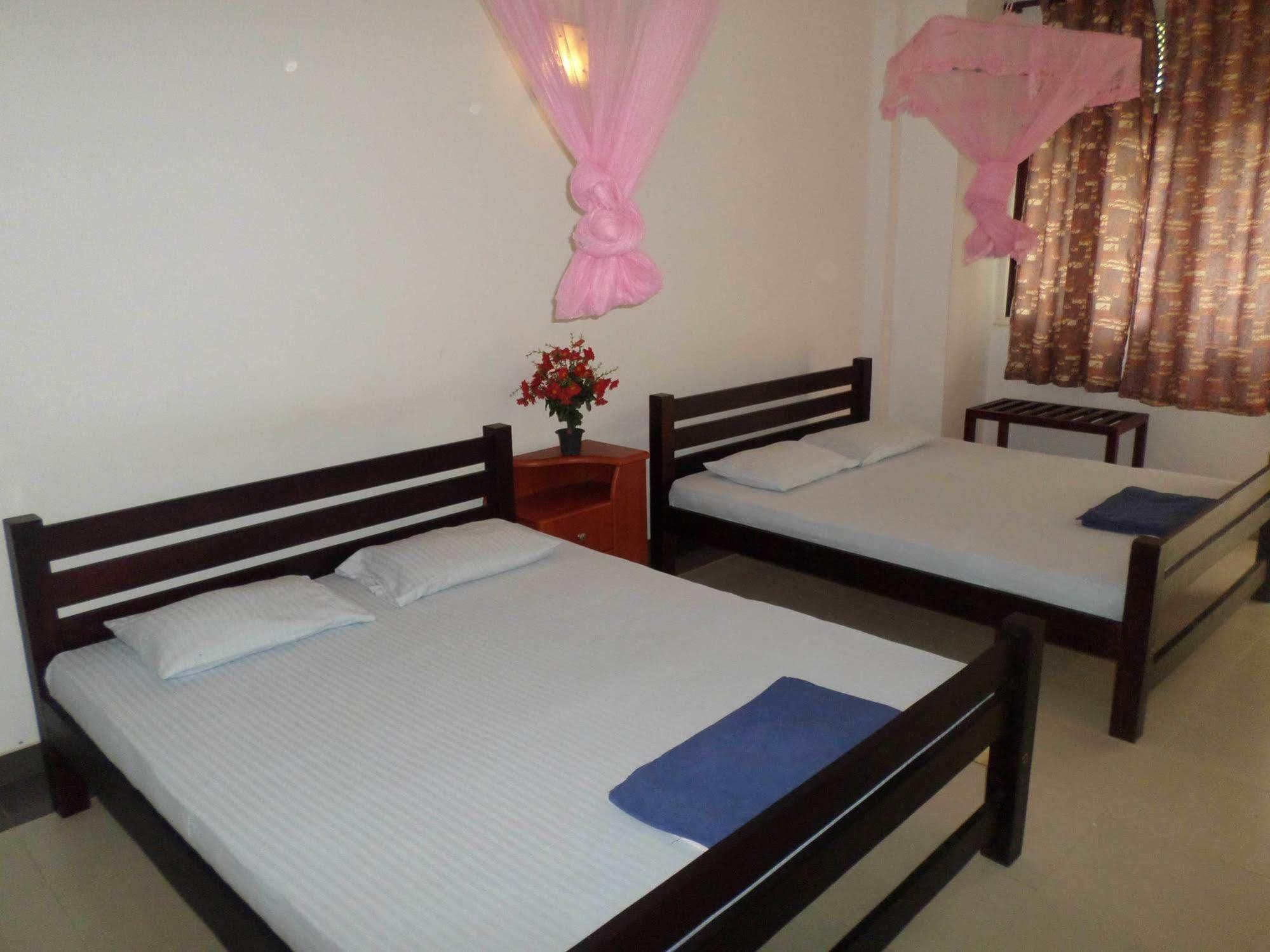 Hotel Senora Kataragama Ngoại thất bức ảnh