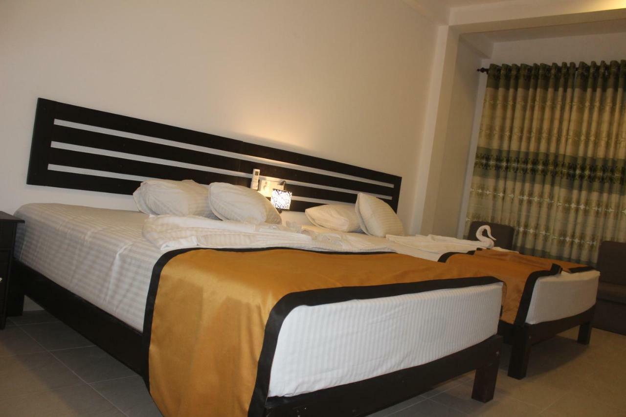 Hotel Senora Kataragama Ngoại thất bức ảnh