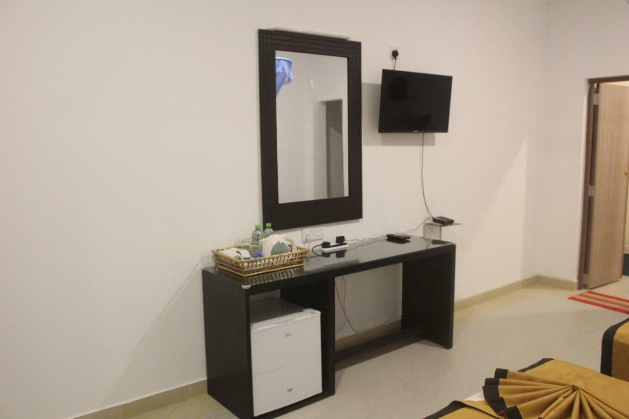 Hotel Senora Kataragama Ngoại thất bức ảnh