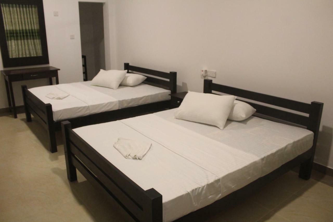 Hotel Senora Kataragama Ngoại thất bức ảnh