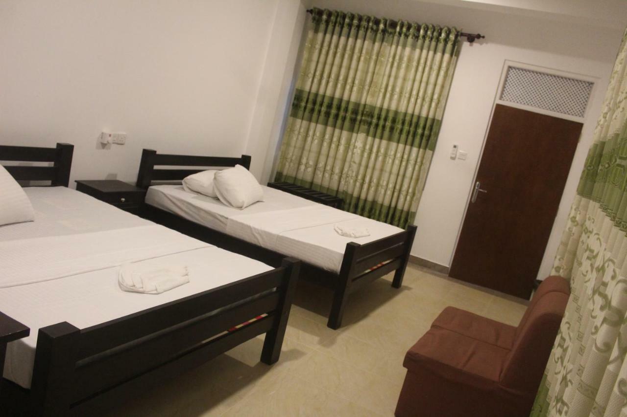 Hotel Senora Kataragama Ngoại thất bức ảnh
