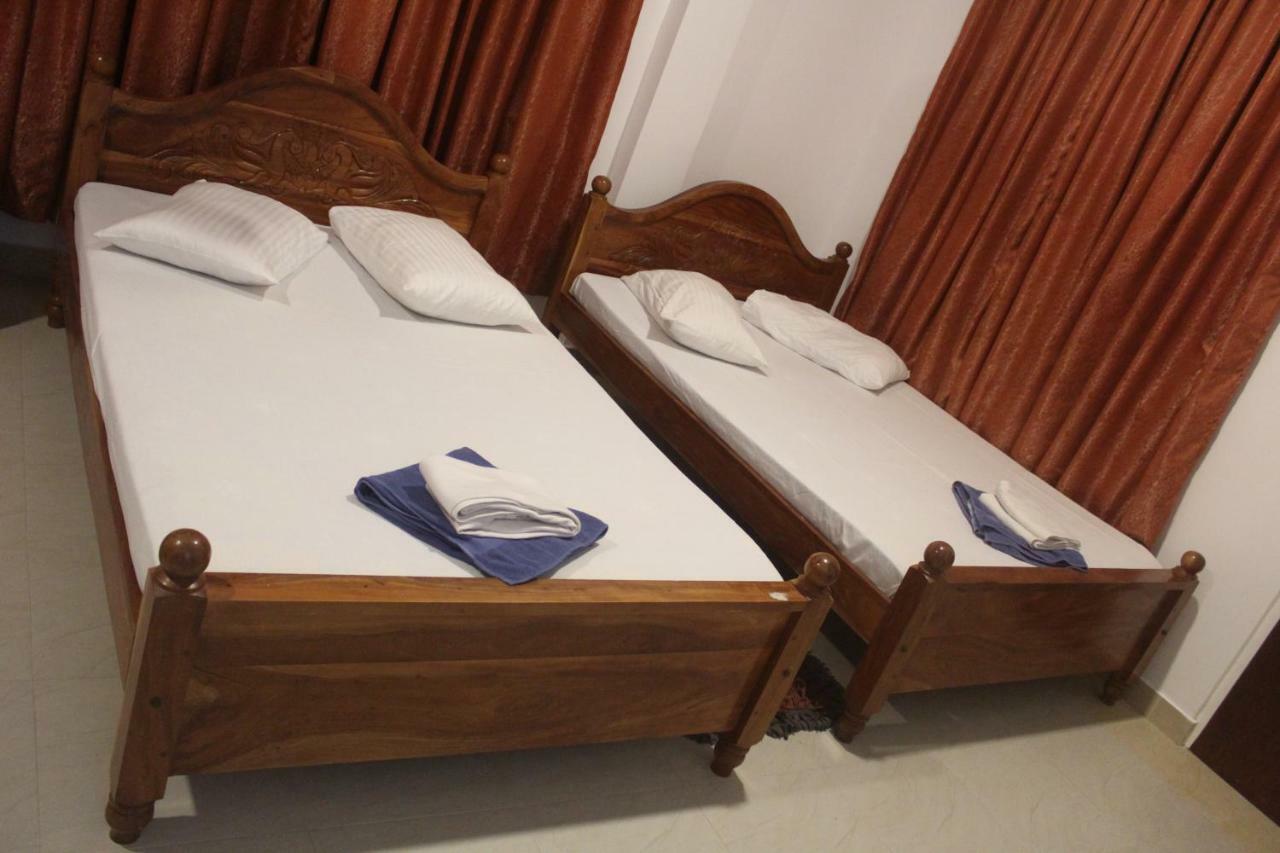 Hotel Senora Kataragama Ngoại thất bức ảnh