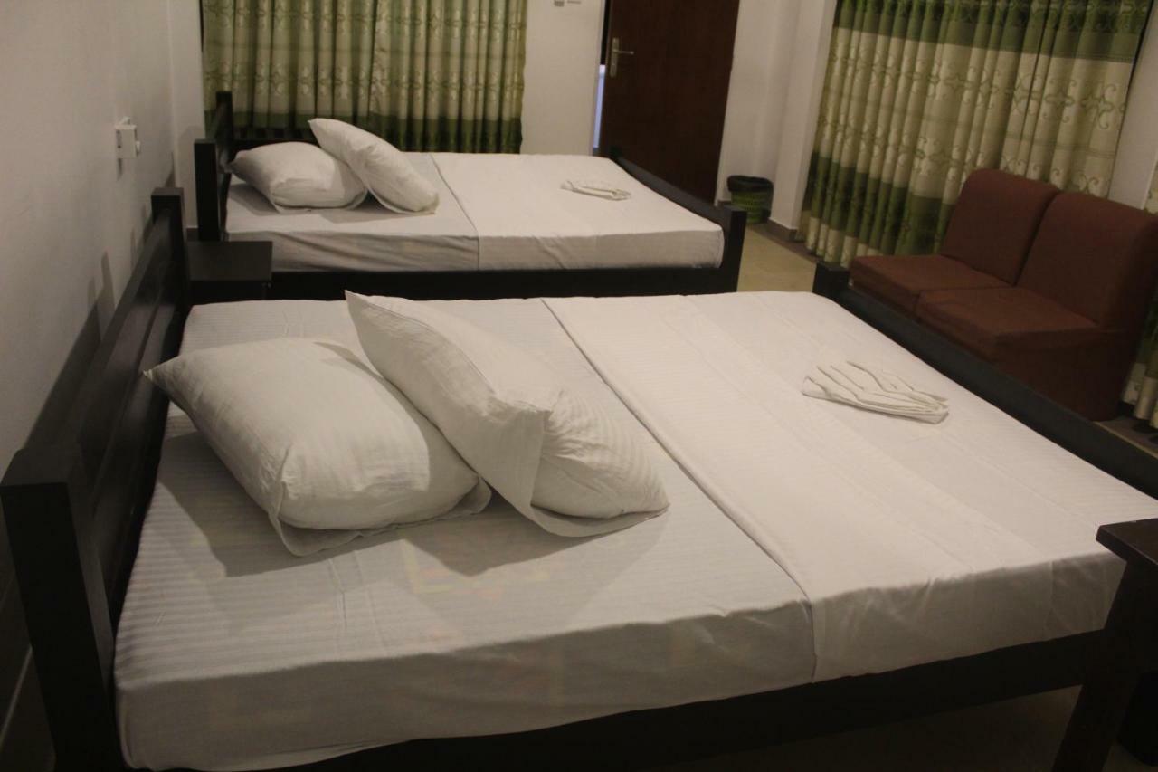 Hotel Senora Kataragama Ngoại thất bức ảnh